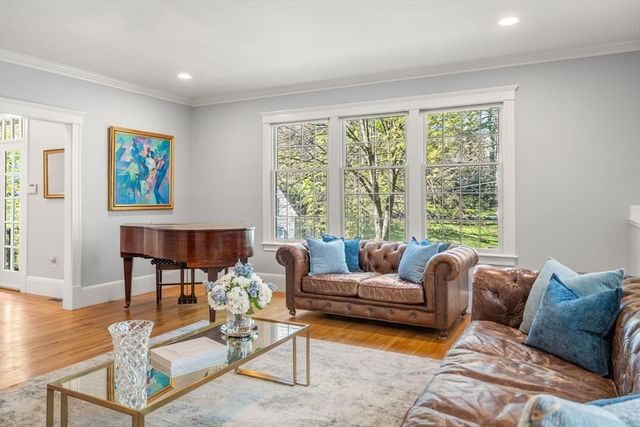 110 Avalon Rd, Newton, MA 02468