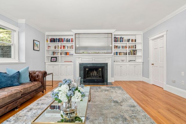 110 Avalon Rd, Newton, MA 02468