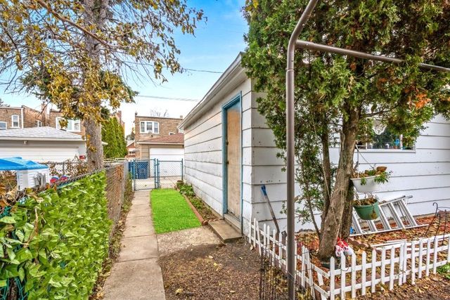 2420 S 61st Avenue, Cicero, IL 60804