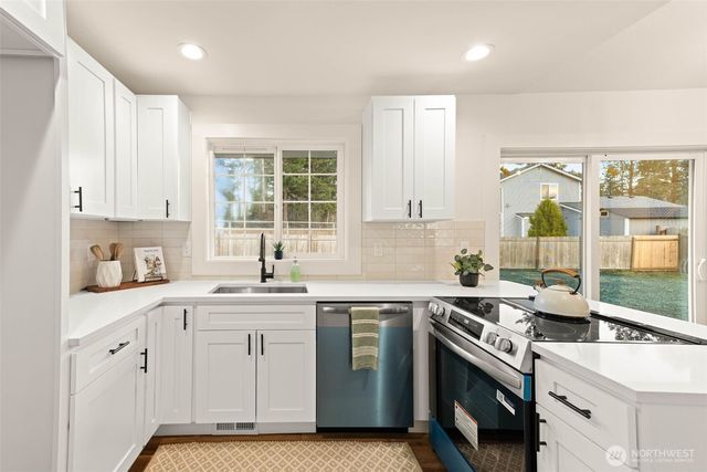 14311 94th Avenue E, Puyallup, WA 98373