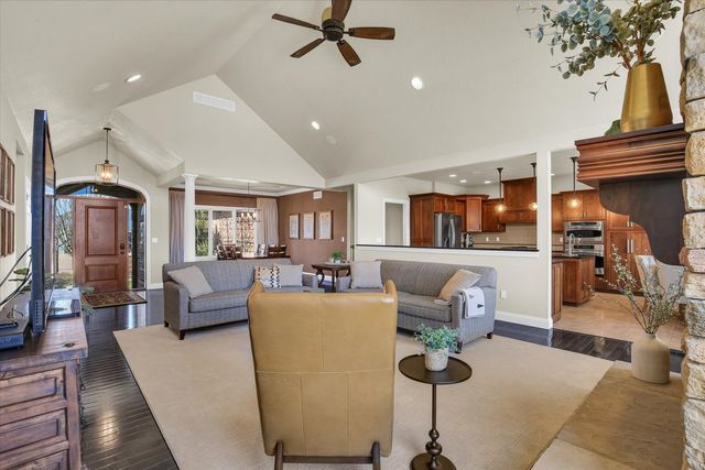 1614 English Oak Drive, Champaign, IL 61822