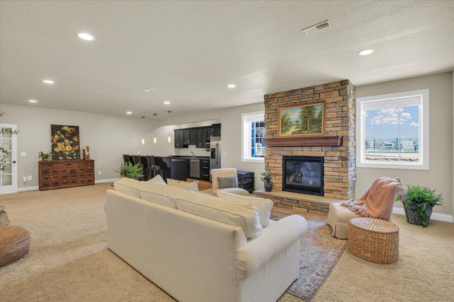 1614 English Oak Drive, Champaign, IL 61822