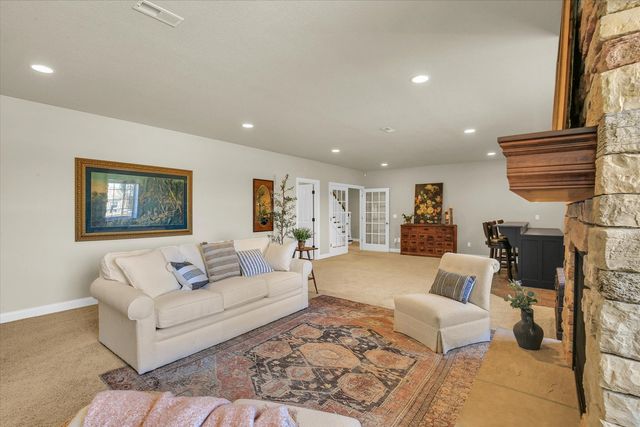 1614 English Oak Drive, Champaign, IL 61822