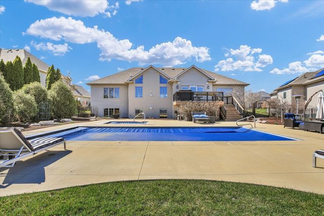 1614 English Oak Drive, Champaign, IL 61822