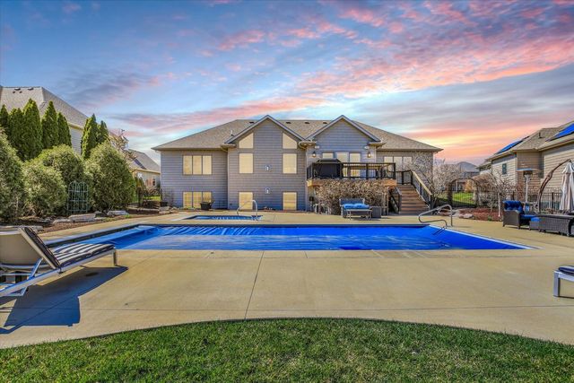 1614 English Oak Drive, Champaign, IL 61822