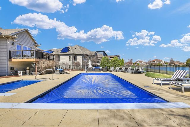 1614 English Oak Drive, Champaign, IL 61822