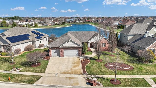 1614 English Oak Drive, Champaign, IL 61822