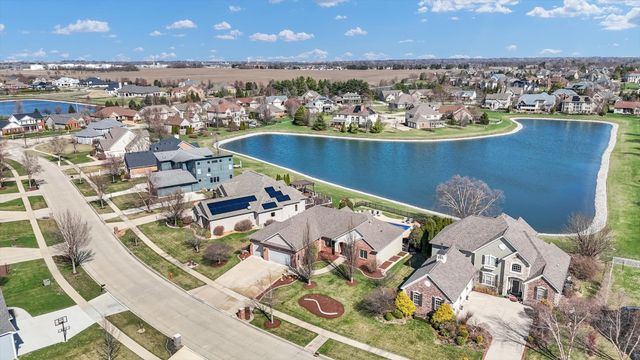 1614 English Oak Drive, Champaign, IL 61822