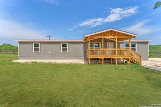 5839 County Road 422, Pleasanton, TX 78064