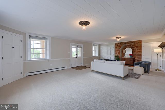 400 KINDERHOOK RD, Columbia, PA 17512