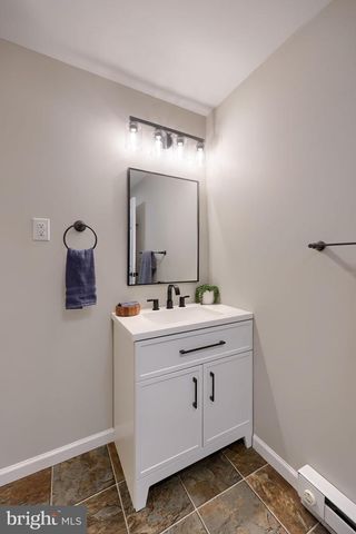 400 KINDERHOOK RD, Columbia, PA 17512