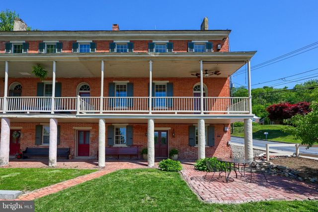 400 KINDERHOOK RD, Columbia, PA 17512