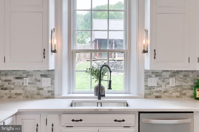 400 KINDERHOOK RD, Columbia, PA 17512