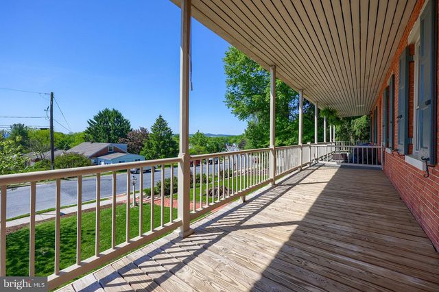 400 KINDERHOOK RD, Columbia, PA 17512