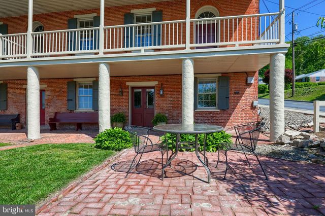 400 KINDERHOOK RD, Columbia, PA 17512