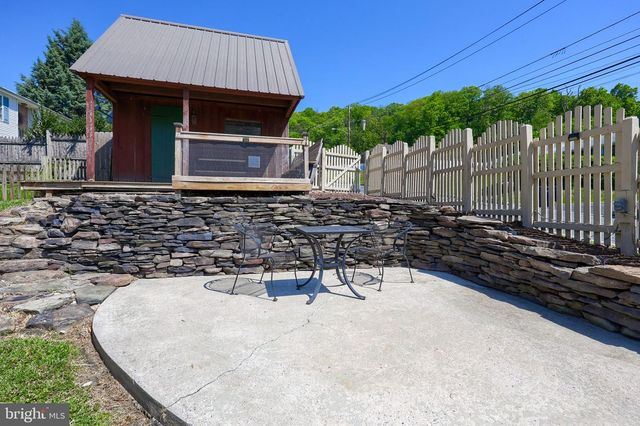 400 KINDERHOOK RD, Columbia, PA 17512