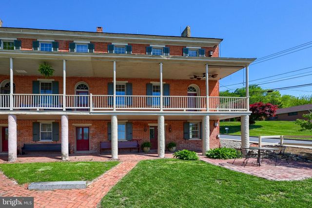 400 KINDERHOOK RD, Columbia, PA 17512
