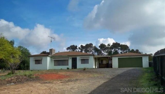 945 E J St, Chula Vista, CA 91910