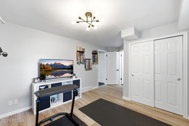5334 S Castlegate Drive, Salt Lake City, UT 84117