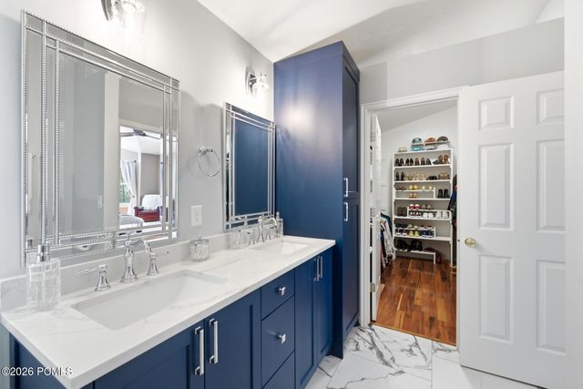 5334 S Castlegate Drive, Salt Lake City, UT 84117