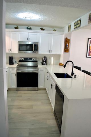 3725 S Ocean Dr 423, Hollywood, FL 33019