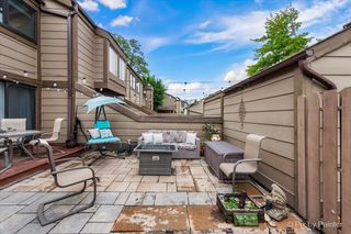 122 Aberdeen Court, Geneva, IL 60134