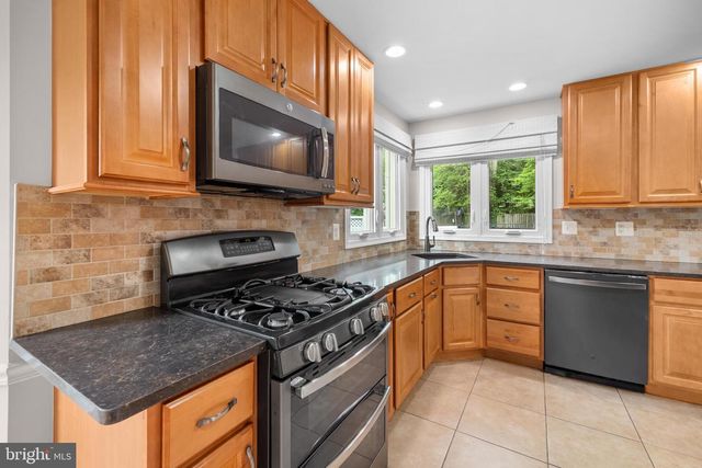 9597 BURNT OAK DR, Fairfax Station, VA 22039