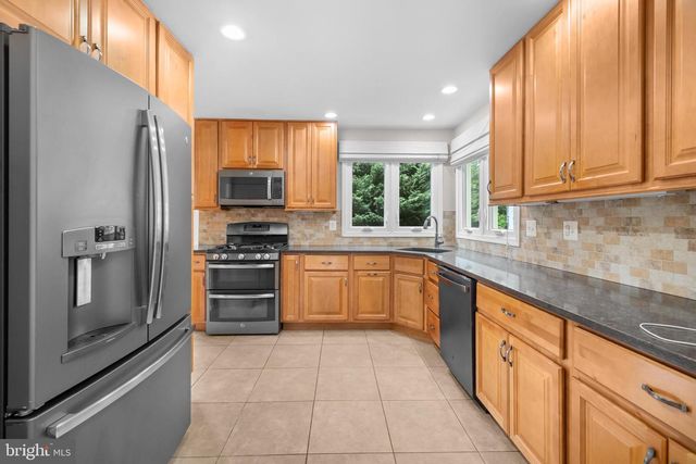 9597 BURNT OAK DR, Fairfax Station, VA 22039