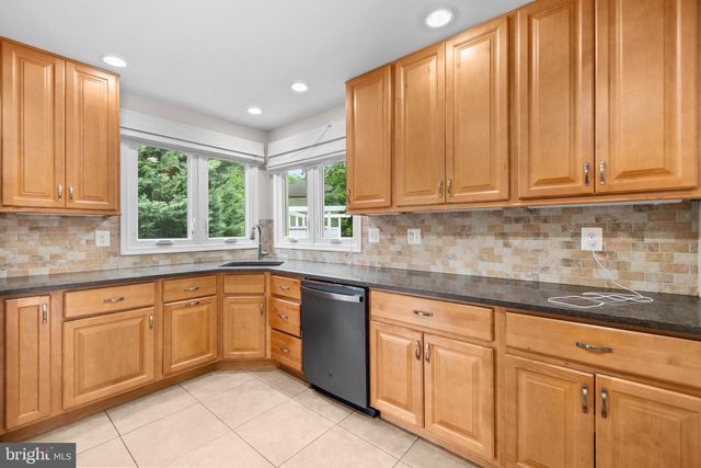 9597 BURNT OAK DR, Fairfax Station, VA 22039