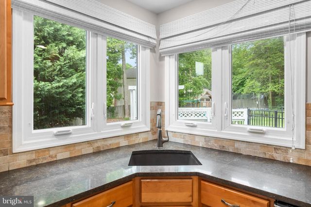 9597 BURNT OAK DR, Fairfax Station, VA 22039