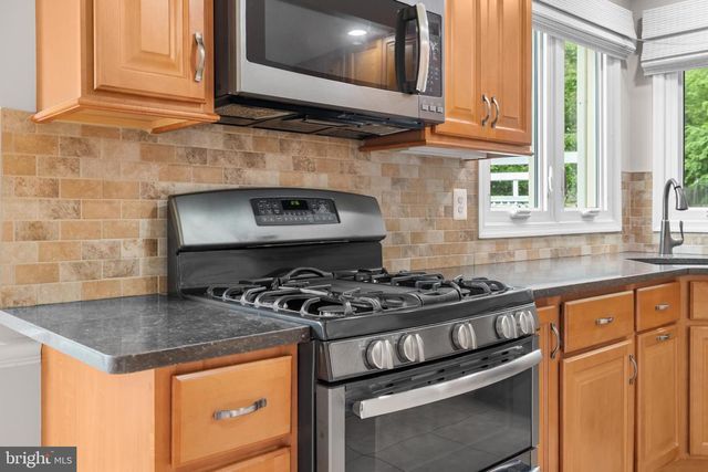 9597 BURNT OAK DR, Fairfax Station, VA 22039