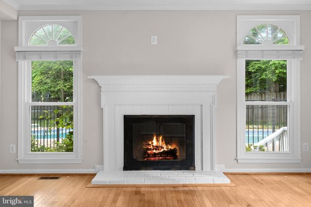 9597 BURNT OAK DR, Fairfax Station, VA 22039