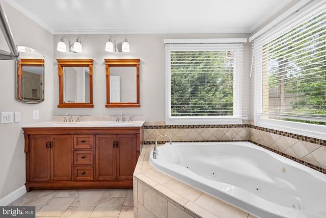 9597 BURNT OAK DR, Fairfax Station, VA 22039