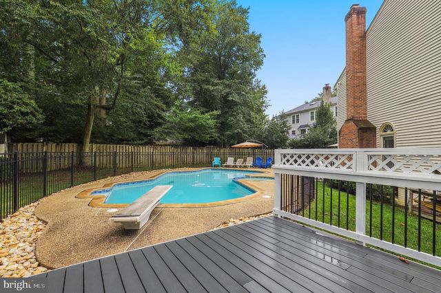 9597 BURNT OAK DR, Fairfax Station, VA 22039