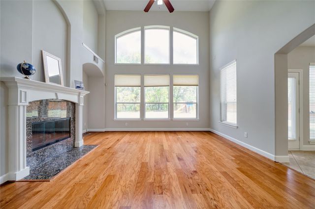 5619 Riverstone Crossing Drive, Sugar Land, TX 77479