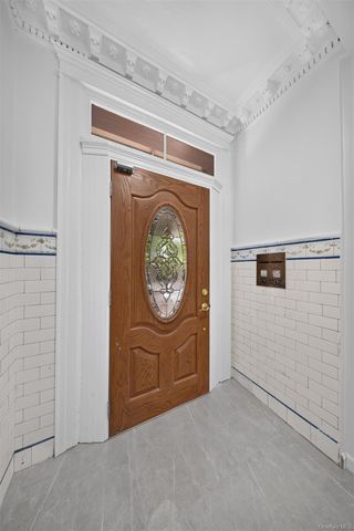 79-35 77th Avenue, Glendale, NY 11385