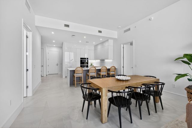 220 Lake Shore Drive 605, Lake Park, FL 33403