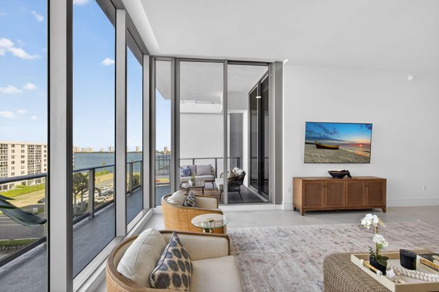 220 Lake Shore Drive 605, Lake Park, FL 33403