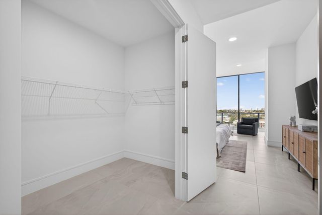 220 Lake Shore Drive 605, Lake Park, FL 33403