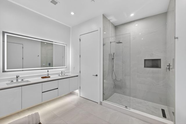 220 Lake Shore Drive 605, Lake Park, FL 33403