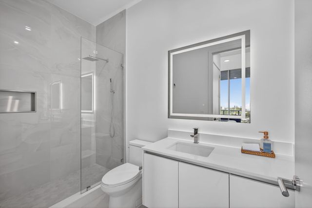 220 Lake Shore Drive 605, Lake Park, FL 33403