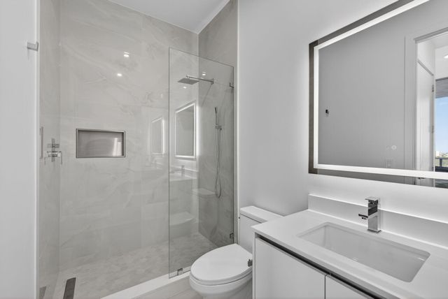 220 Lake Shore Drive 605, Lake Park, FL 33403