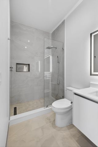 220 Lake Shore Drive 605, Lake Park, FL 33403