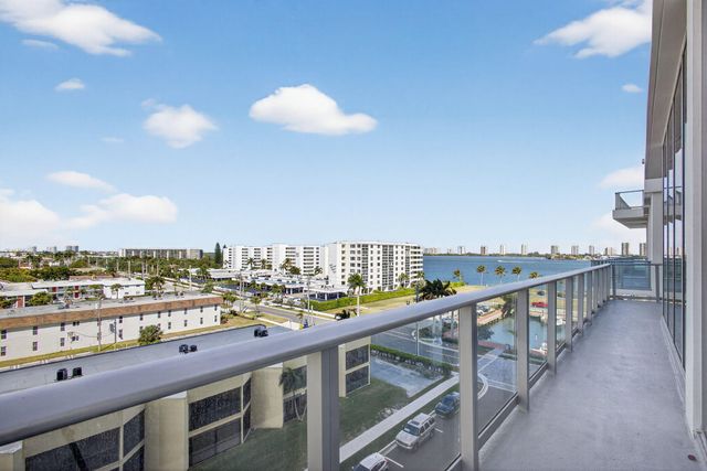 220 Lake Shore Drive 605, Lake Park, FL 33403