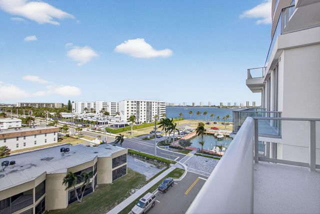 220 Lake Shore Drive 605, Lake Park, FL 33403