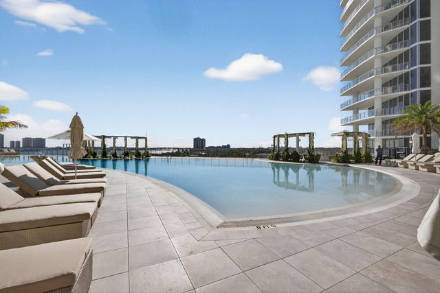 220 Lake Shore Drive 605, Lake Park, FL 33403