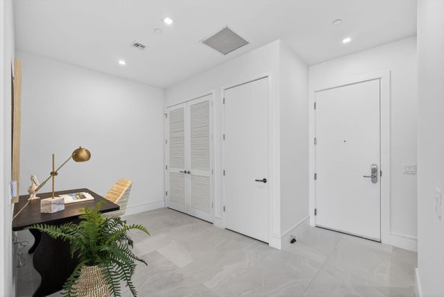 220 Lake Shore Drive 605, Lake Park, FL 33403