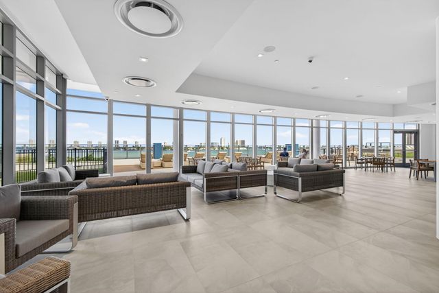 220 Lake Shore Drive 605, Lake Park, FL 33403