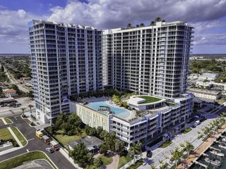 220 Lake Shore Drive 605, Lake Park, FL 33403