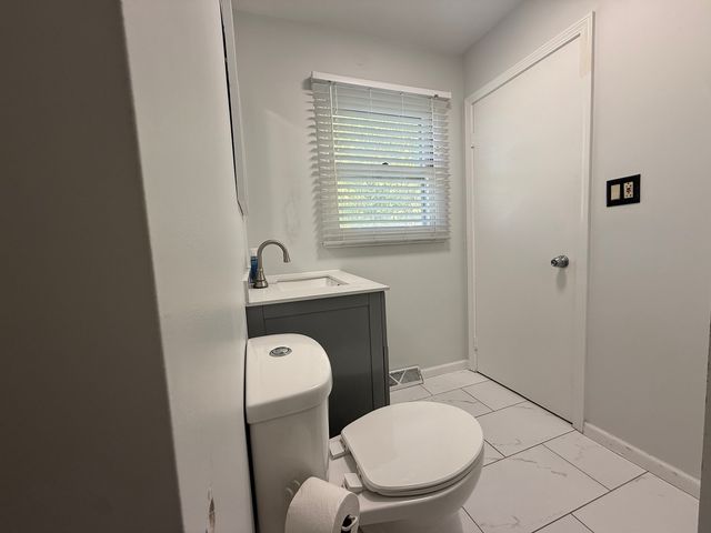 510 S Mount Prospect Road, Des Plaines, IL 60016